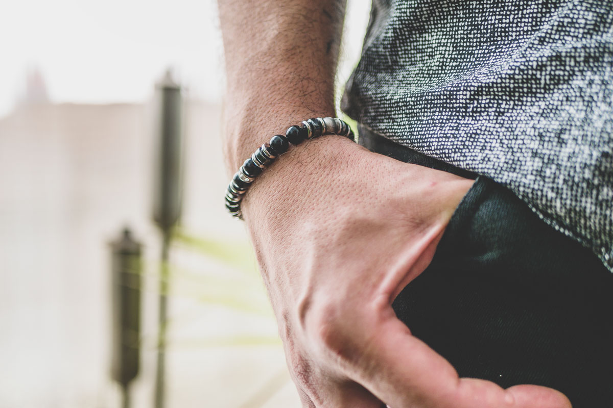 Pulseras para hombre de lava volcanica y piedras semipreciosas